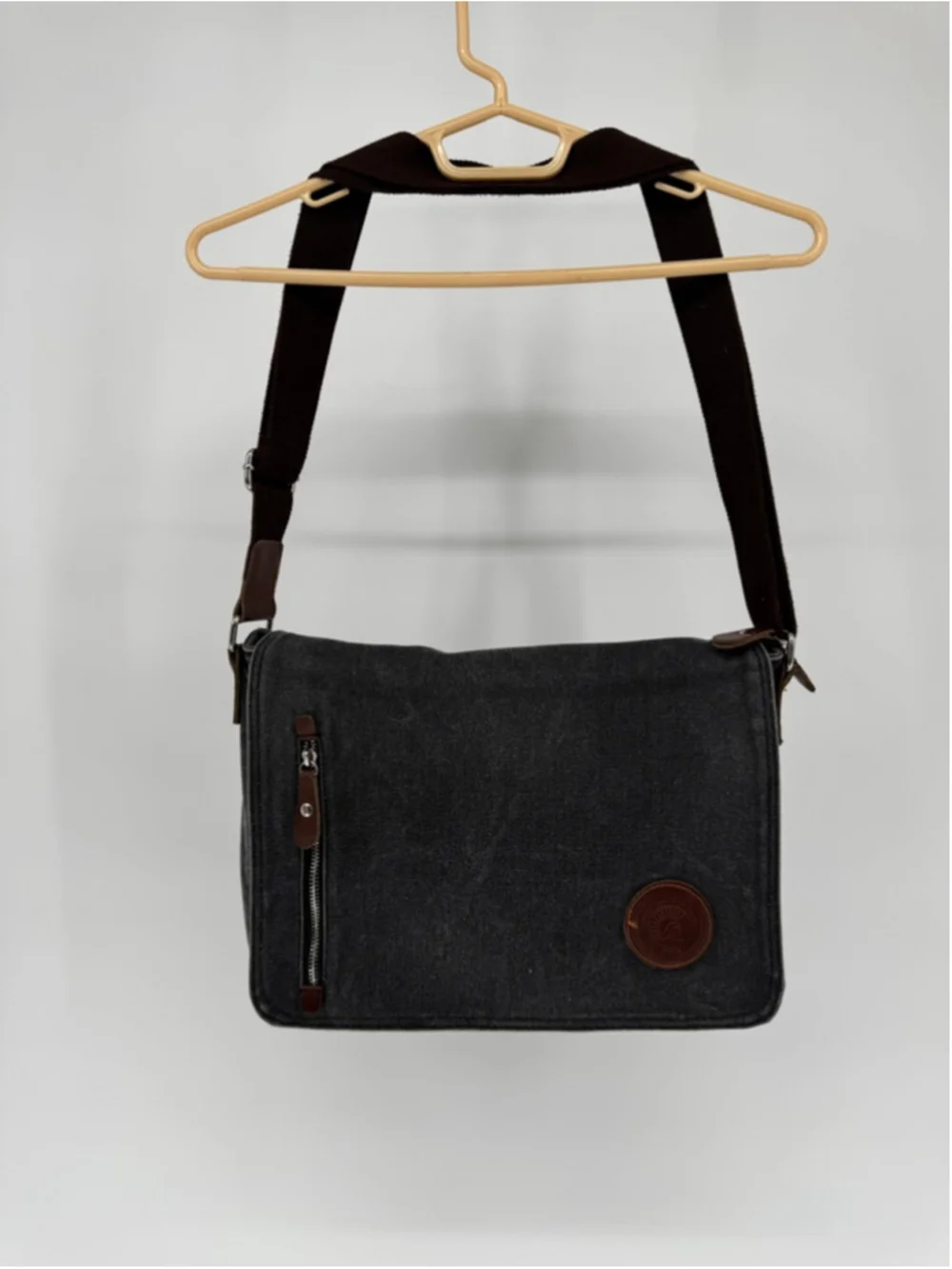 Augur Strauss & Co Gray Messenger Bag One Size with Brown Accents